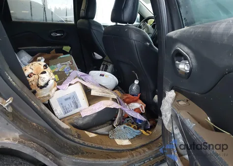 2014 Jeep Cherokee Trailhawk z USA, uszkodzony, nr VIN 1C4PJMBS7EW237705